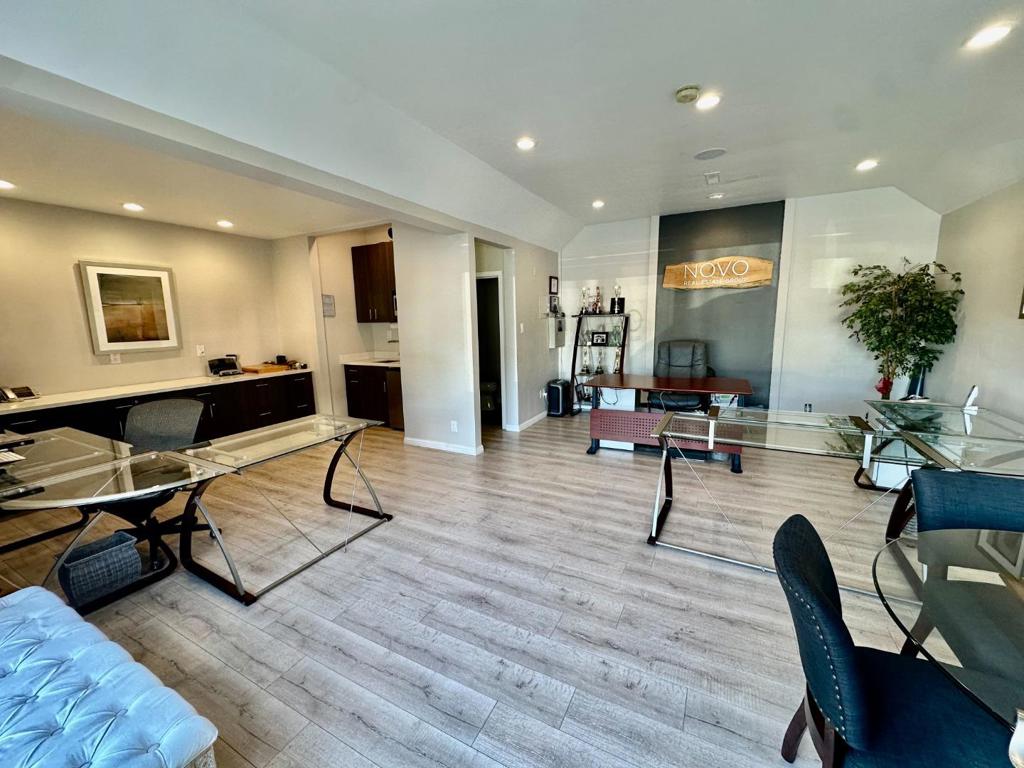 35 N San Mateo Drive Property Photo 2