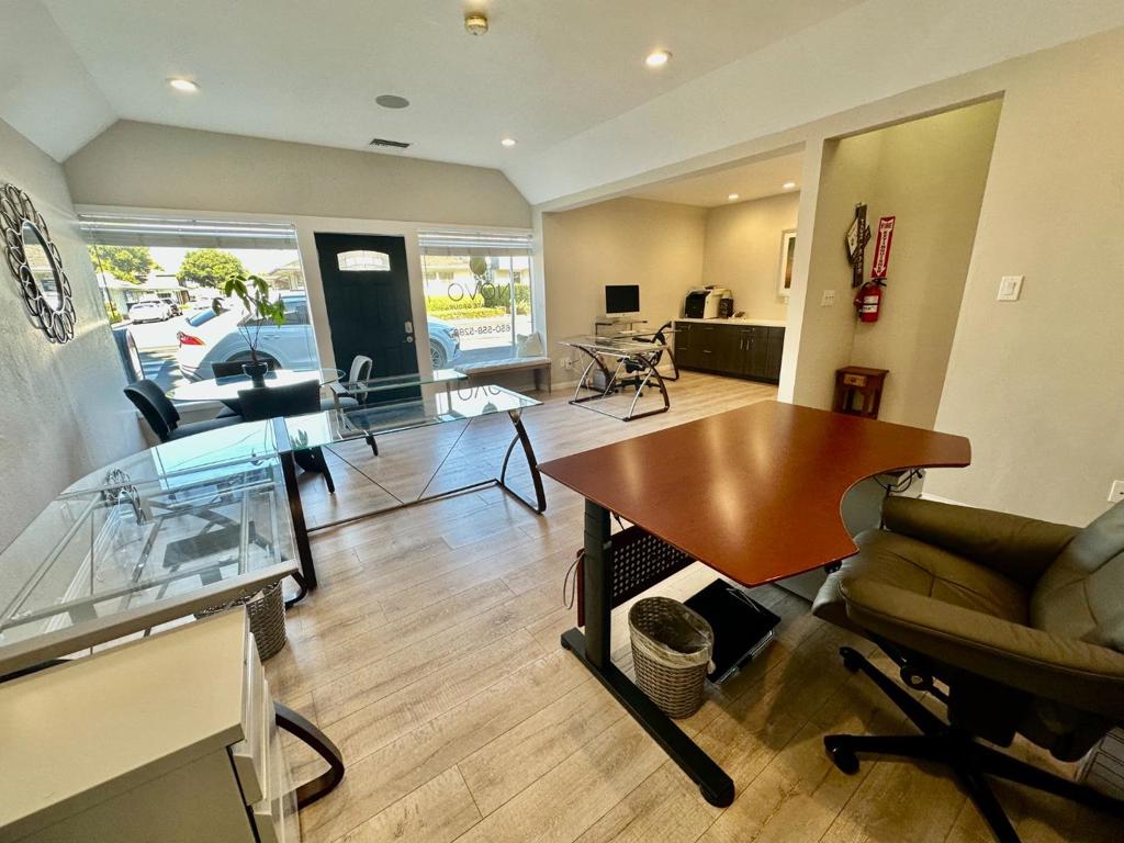 35 N San Mateo Drive Property Photo 5
