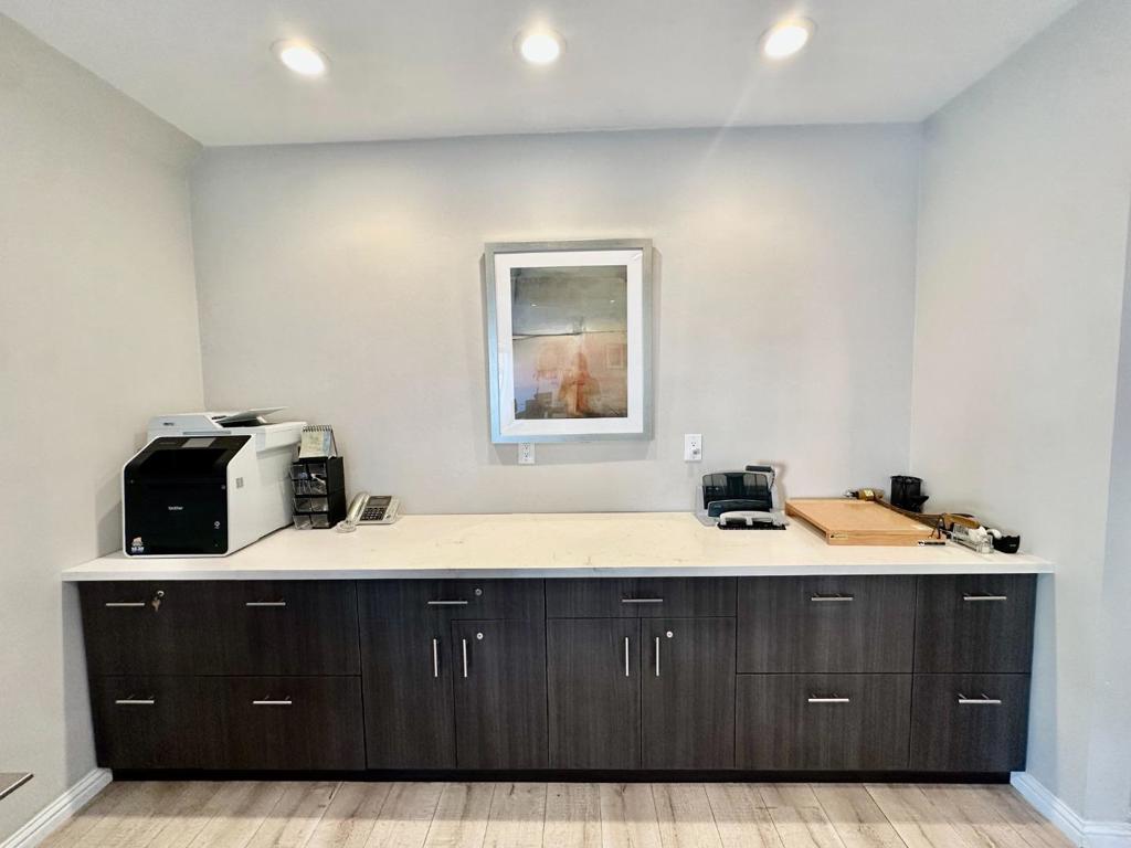 35 N San Mateo Drive Property Photo 7