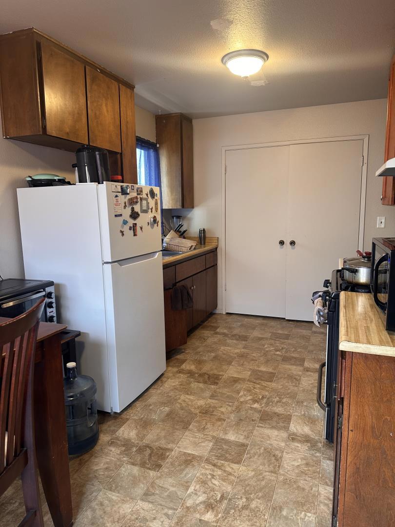 405 Primavera Court Property Photo 4