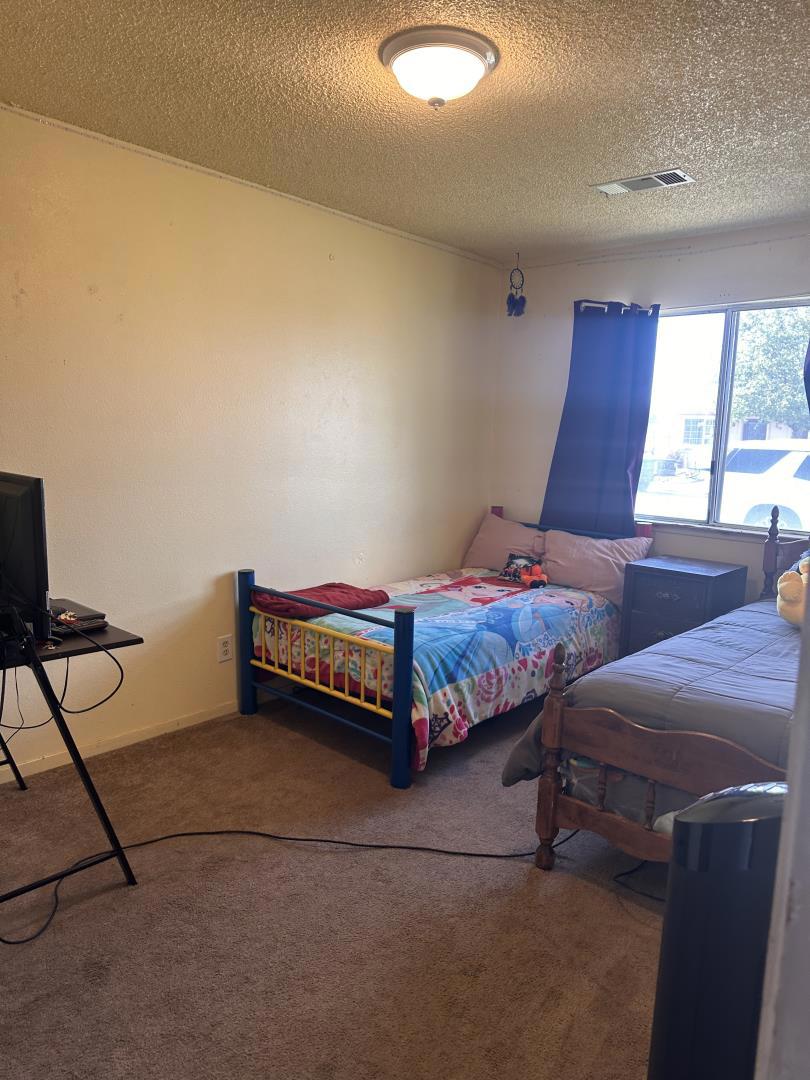 405 Primavera Court Property Photo 7