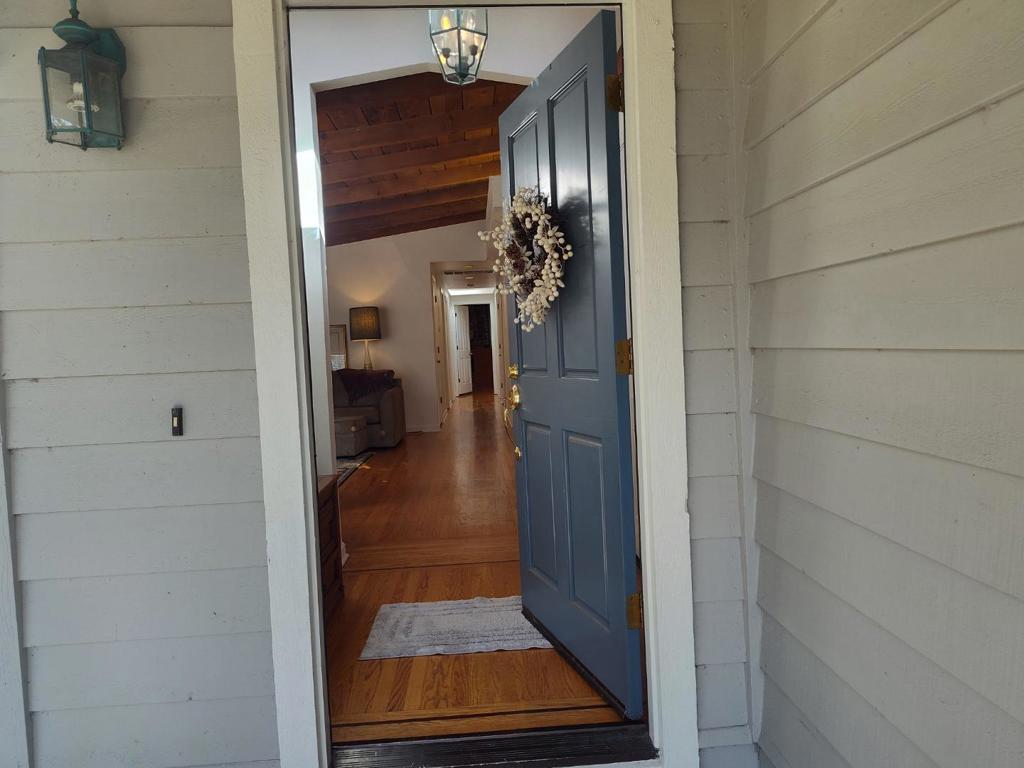 136 Lorie Court Property Photo 4