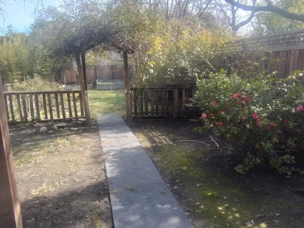 136 Lorie Court Property Photo 16