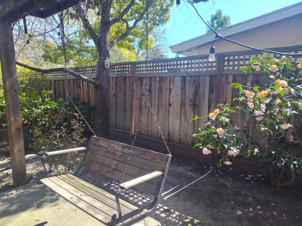136 Lorie Court Property Photo 21