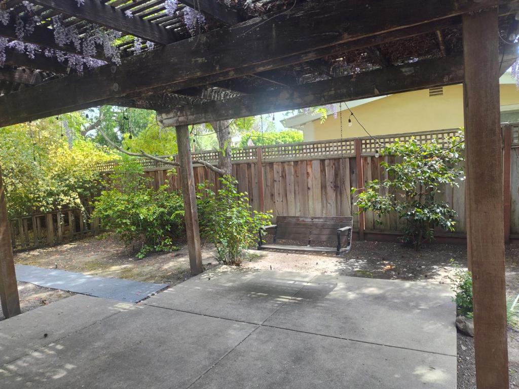 136 Lorie Court Property Photo 31