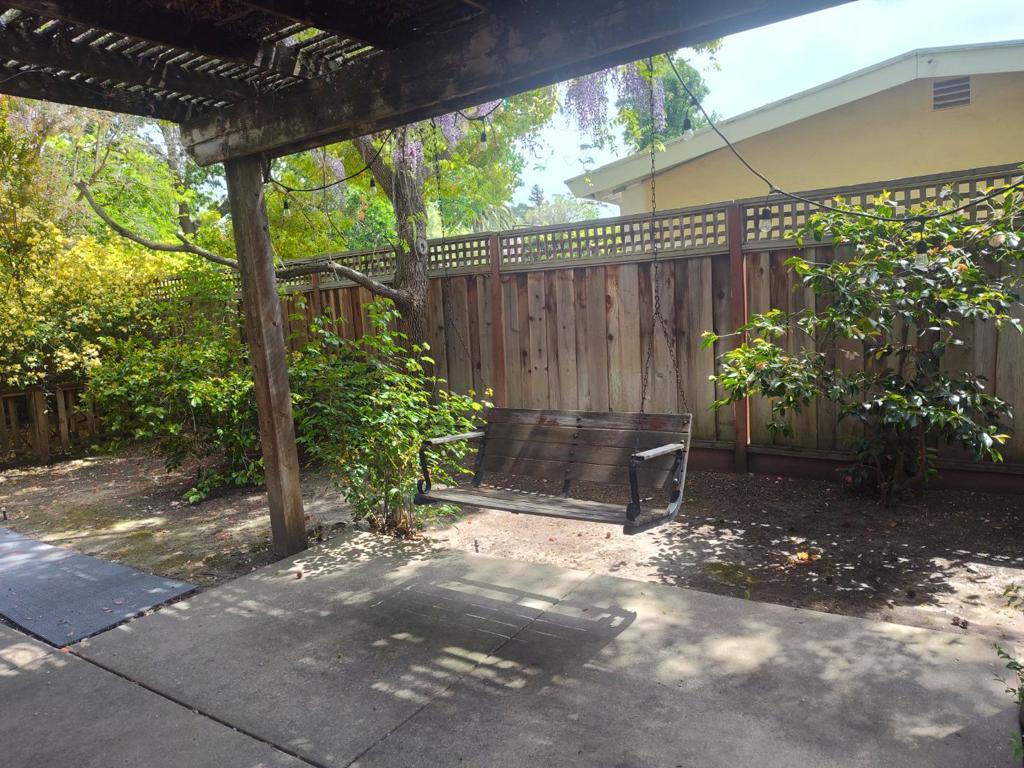 136 Lorie Court Property Photo 32