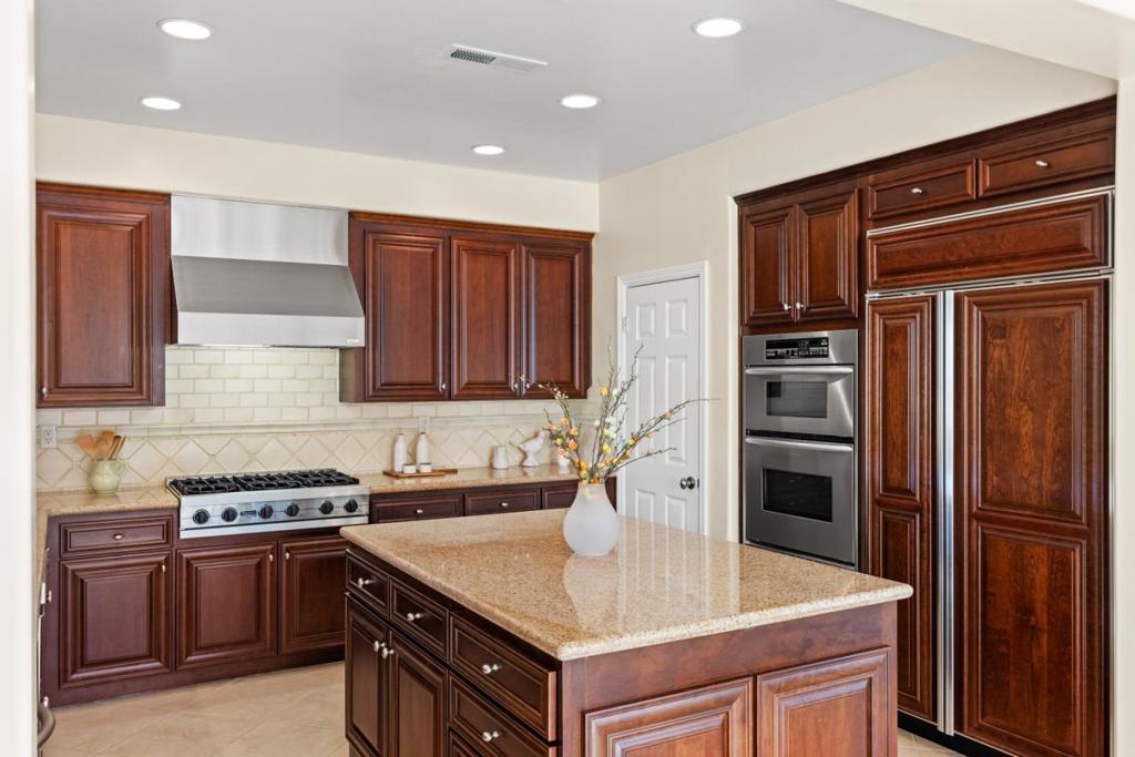 102 Mirasol Court Property Photo 8