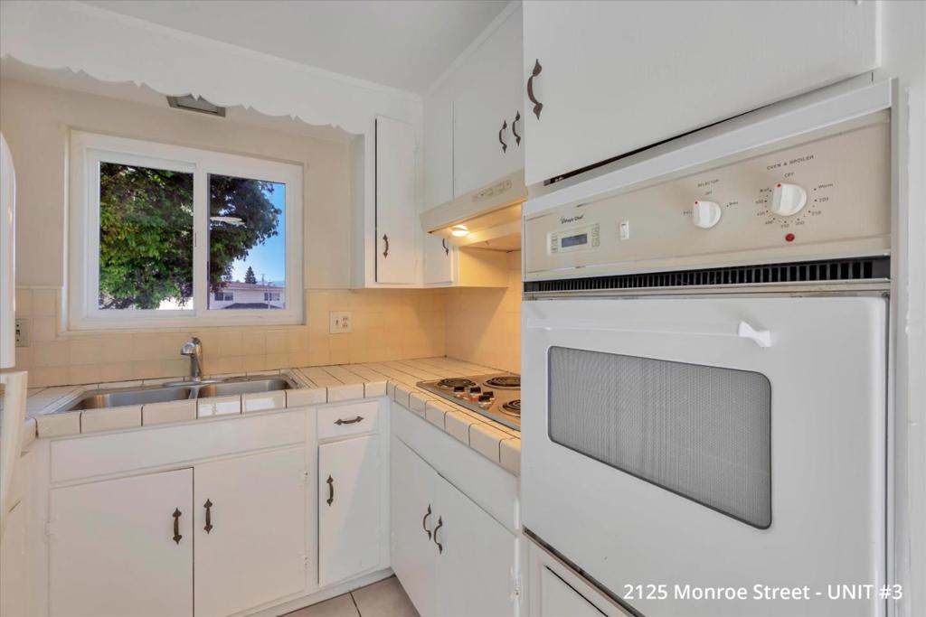 2125 Monroe Street Property Photo 4
