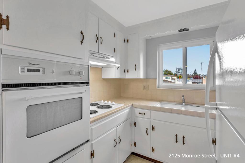 2125 Monroe Street Property Photo 11