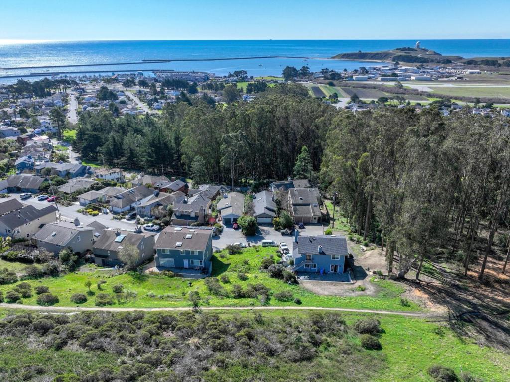 1070 San Carlos Avenue Property Photo