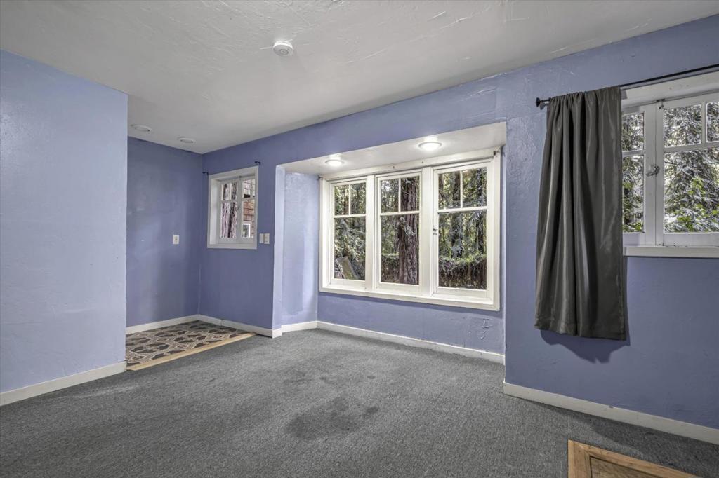 695 Creek Drive Property Photo 26