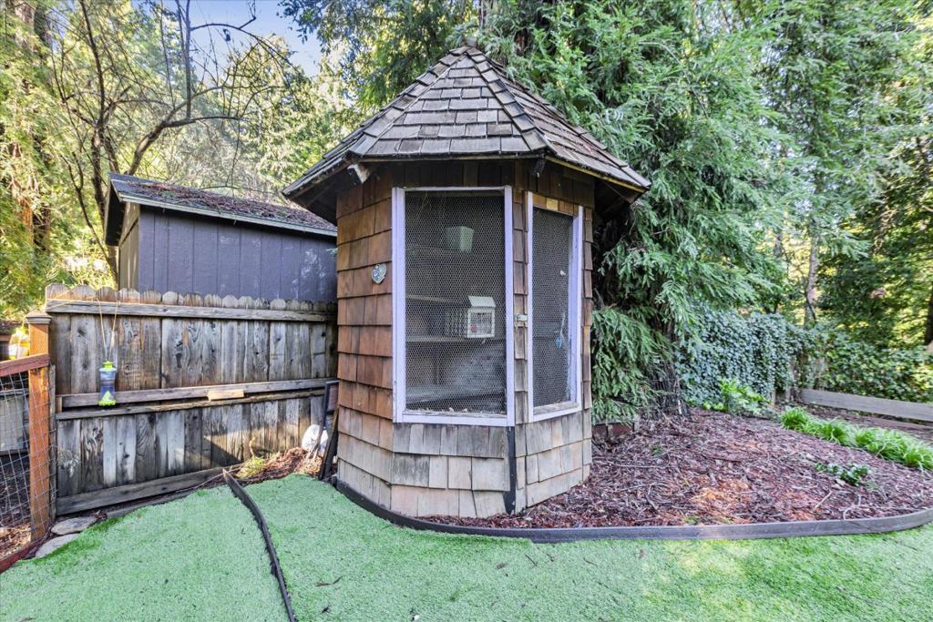 695 Creek Drive Property Photo 38