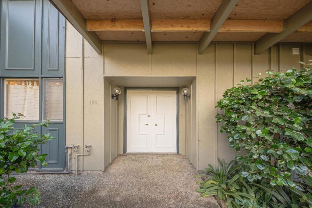 120 Del Mesa Carmel Property Photo 1