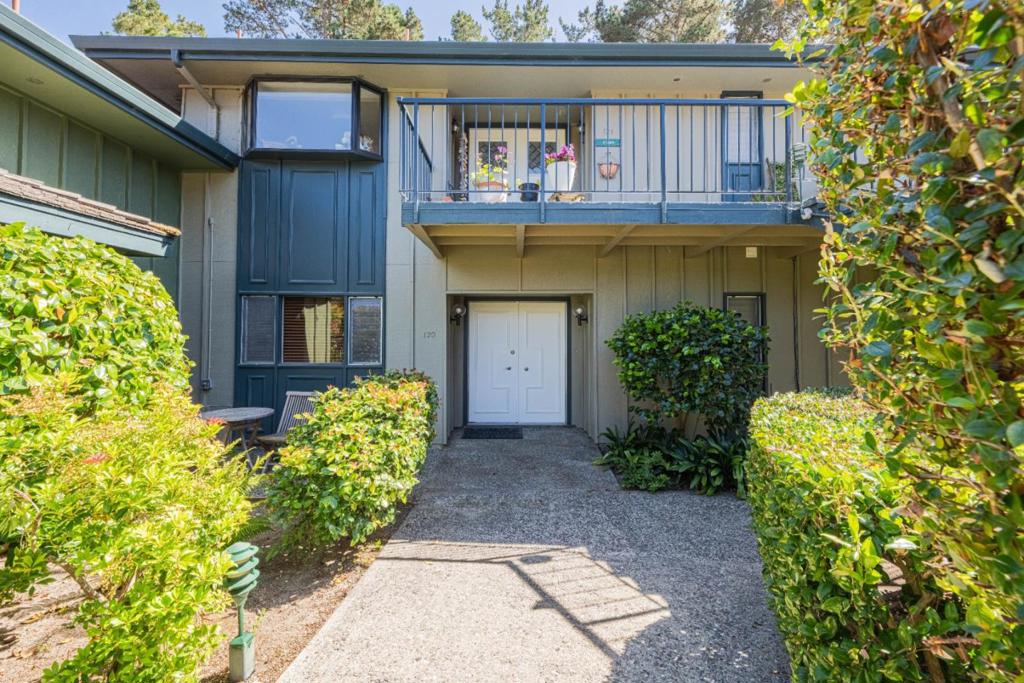 120 Del Mesa Carmel Property Photo 3