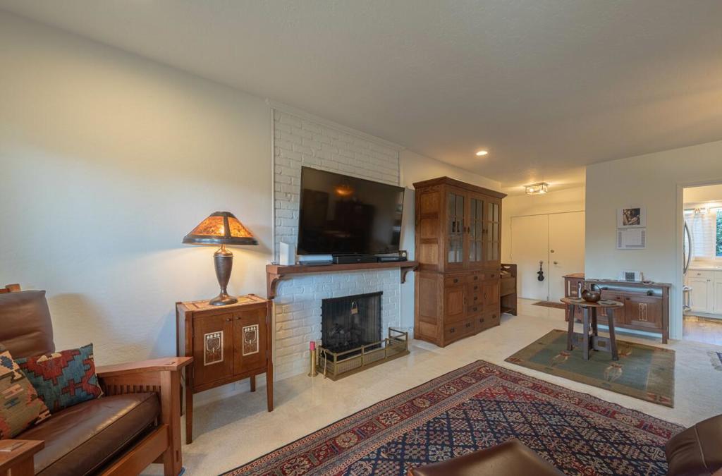120 Del Mesa Carmel Property Photo 7
