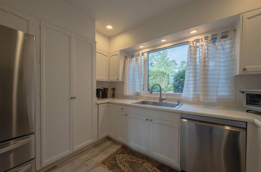 120 Del Mesa Carmel Property Photo 11