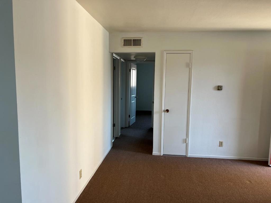 431 E Saint John Street Property Photo 9