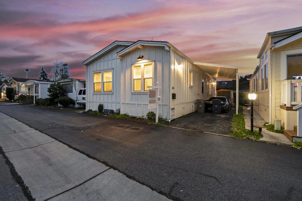 920 Capitola Avenue Property Photo