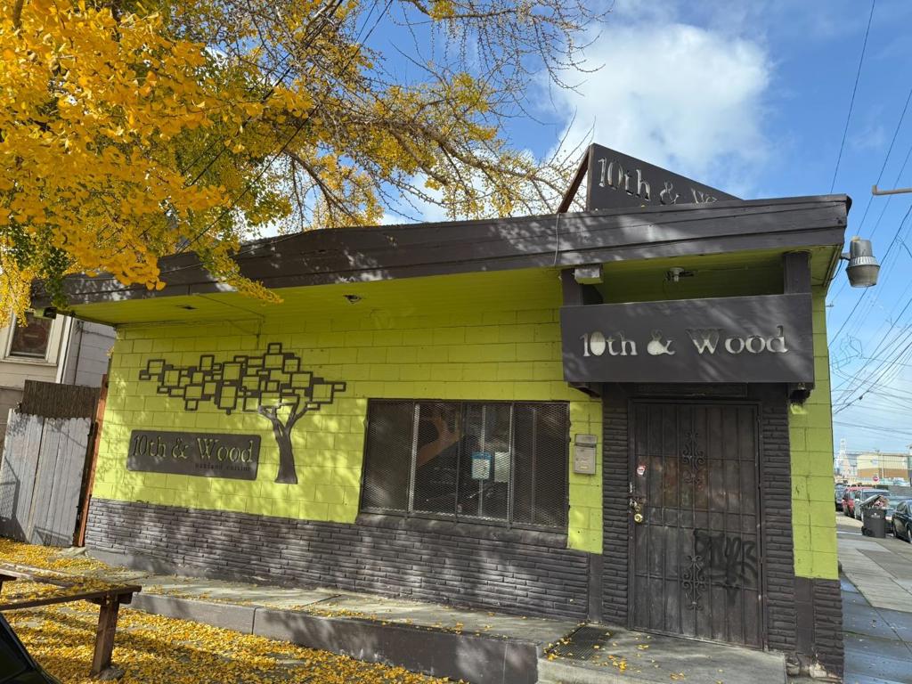 945 Wood Street Property Photo 1