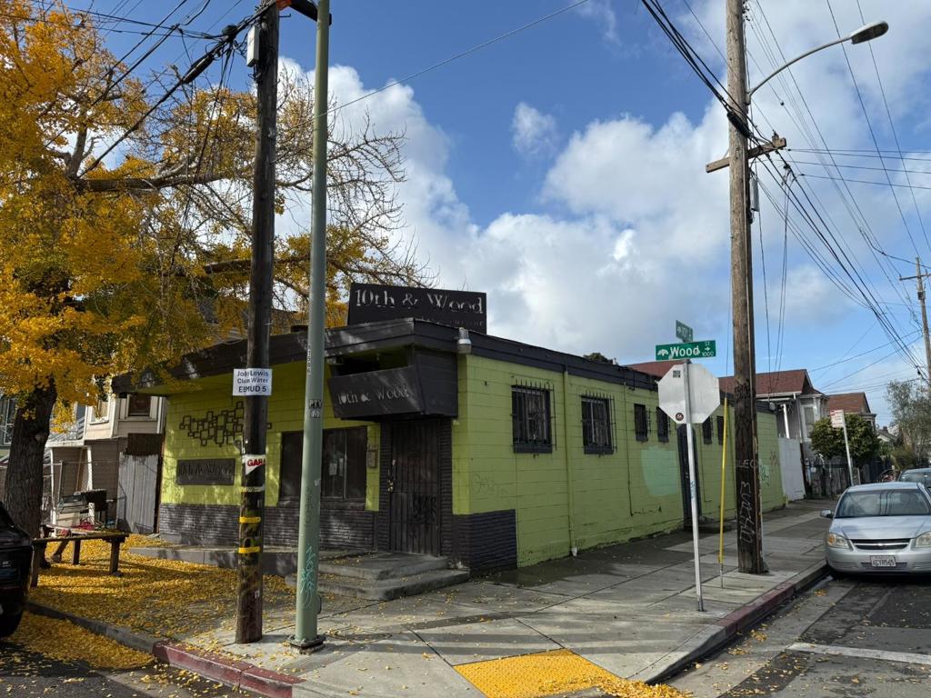 945 Wood Street Property Photo 5