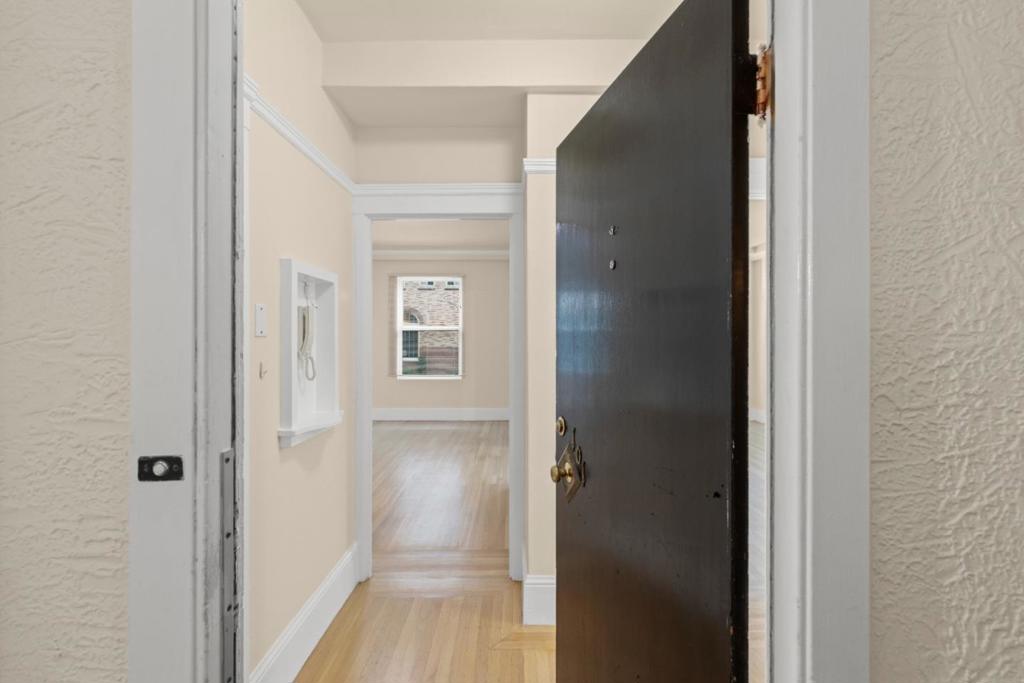1991 California Street Property Photo 8