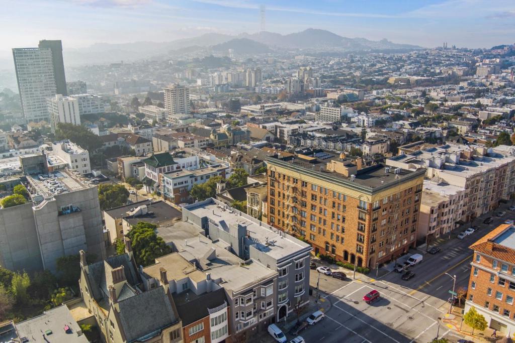 1991 California Street Property Photo 17