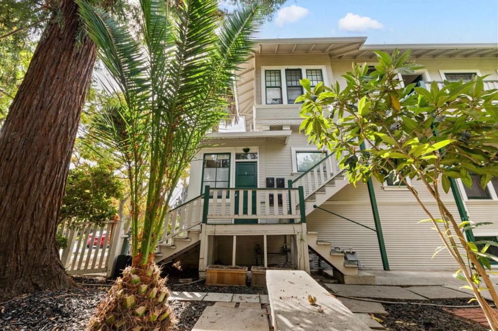 392 View Street Property Photo 8