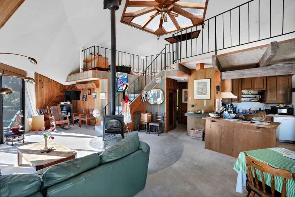 827 Valencia Road Property Photo