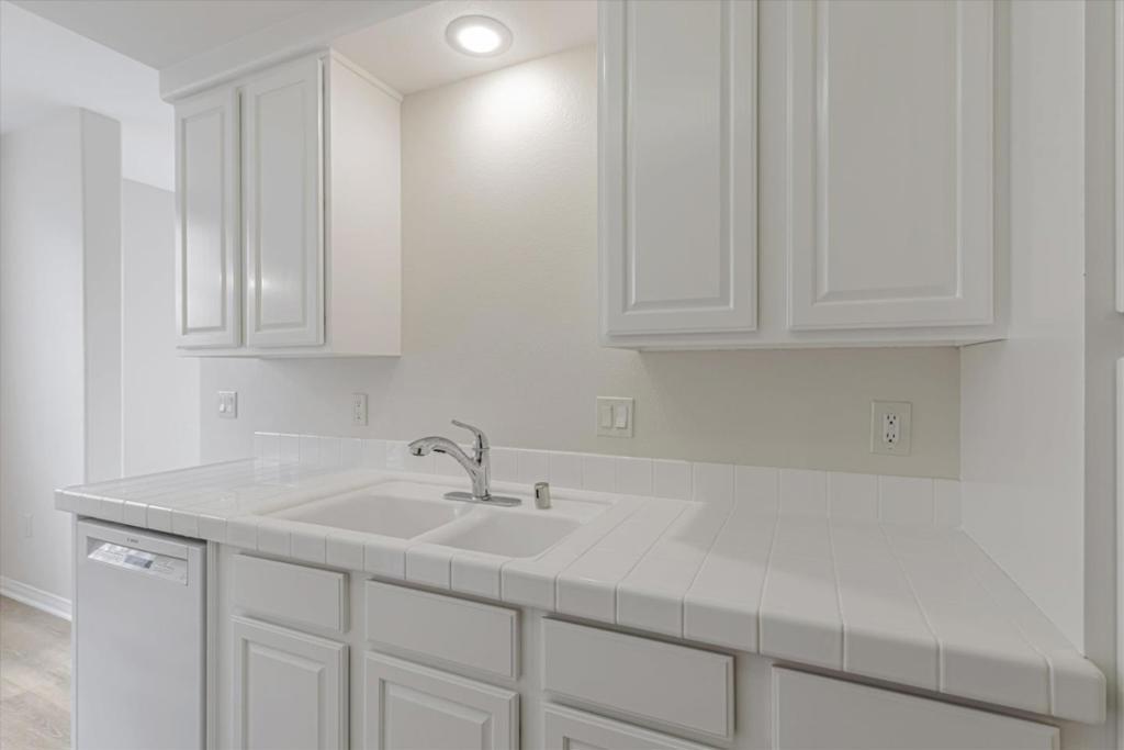 144 S 3rd Street 433 Property Photo 17