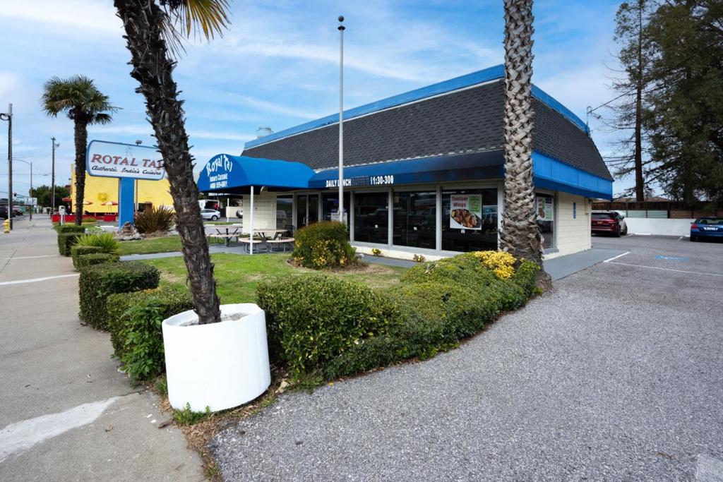 1350 Camden Avenue Property Photo 15