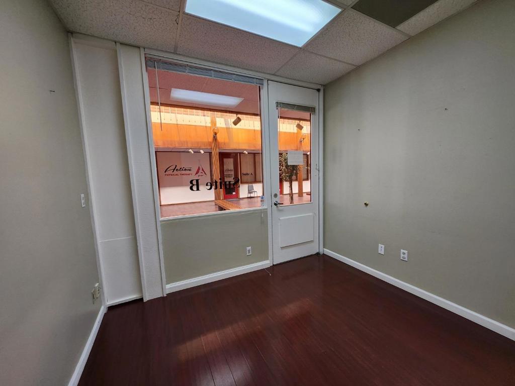 680 E Romie Lane Property Photo 12