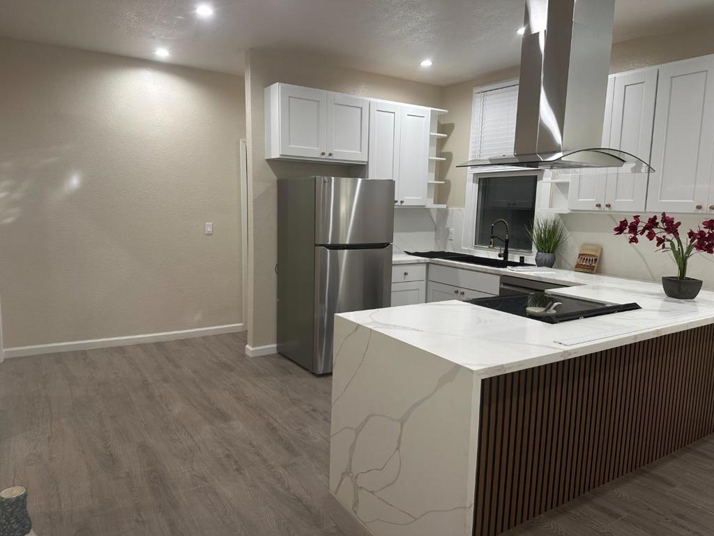 85 Oak Street Property Photo 8
