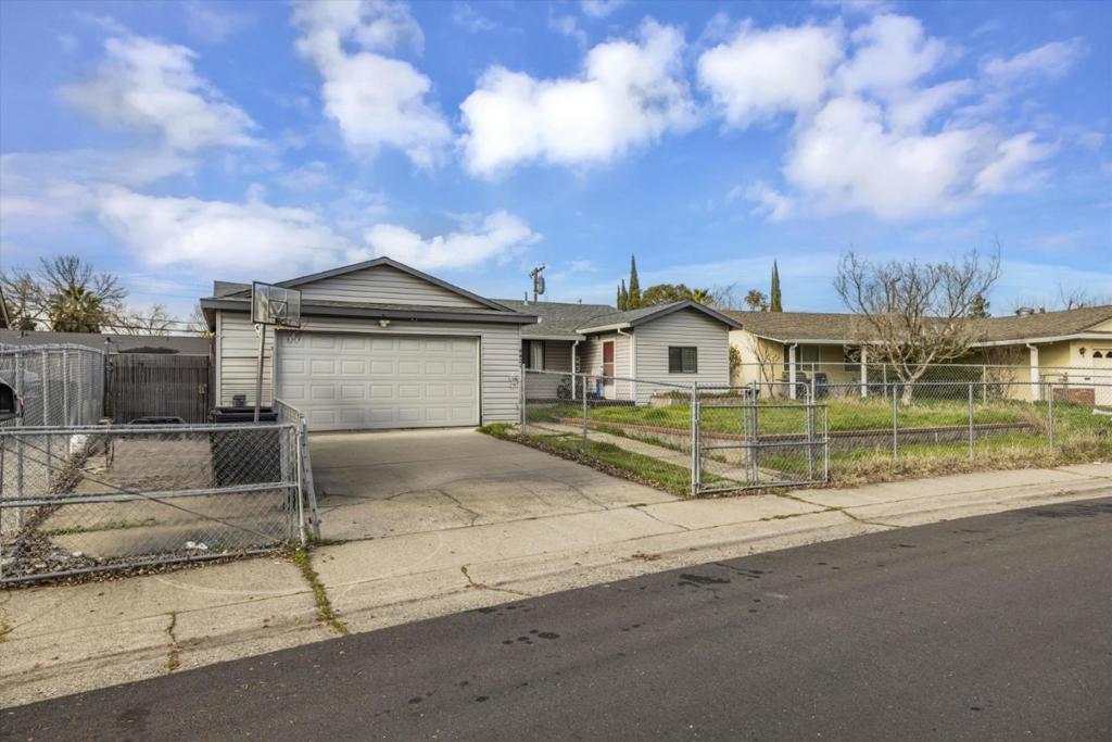4421 Fenwick Way Property Photo