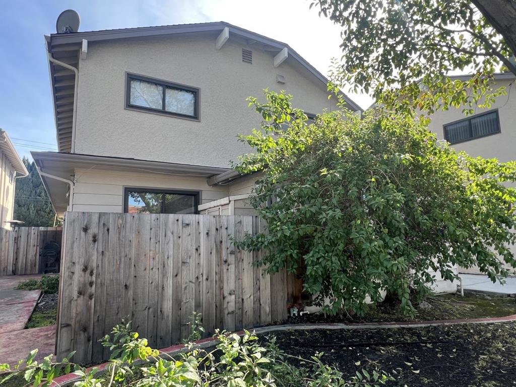 920 Clyde Avenue Property Photo 3