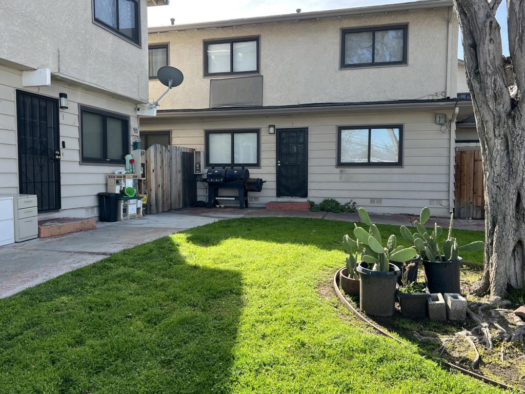 920 Clyde Avenue Property Photo 8