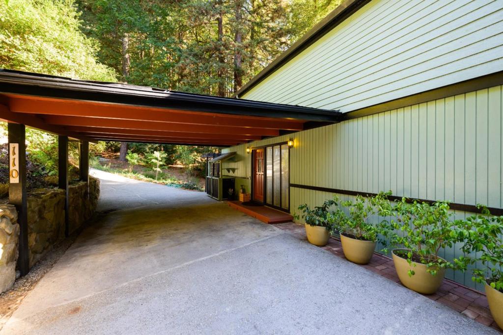 110 Shadow Property Photo 26