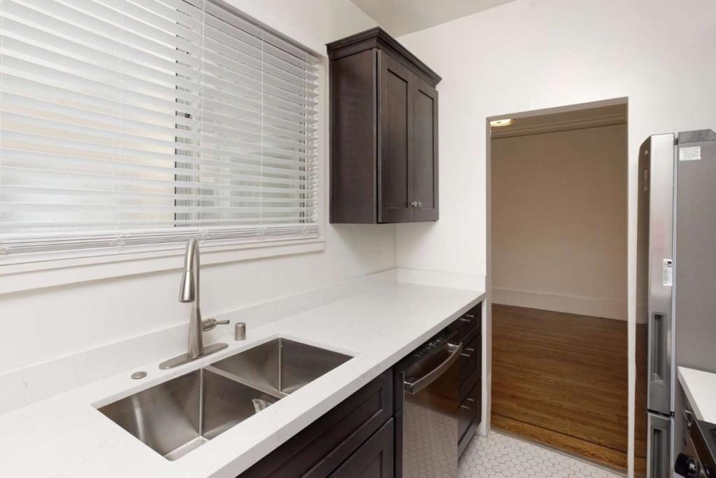 1528 Alice Street Property Photo 11