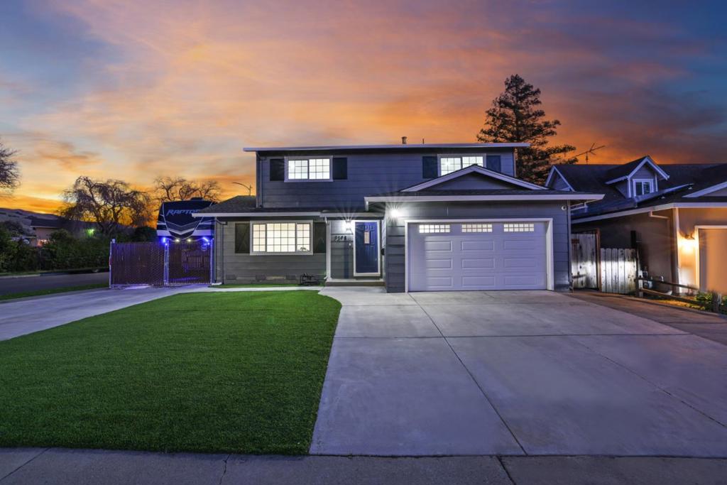 3298 Clovewood Lane Property Photo