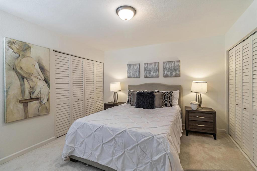 1921 Huxley Court Property Photo 15