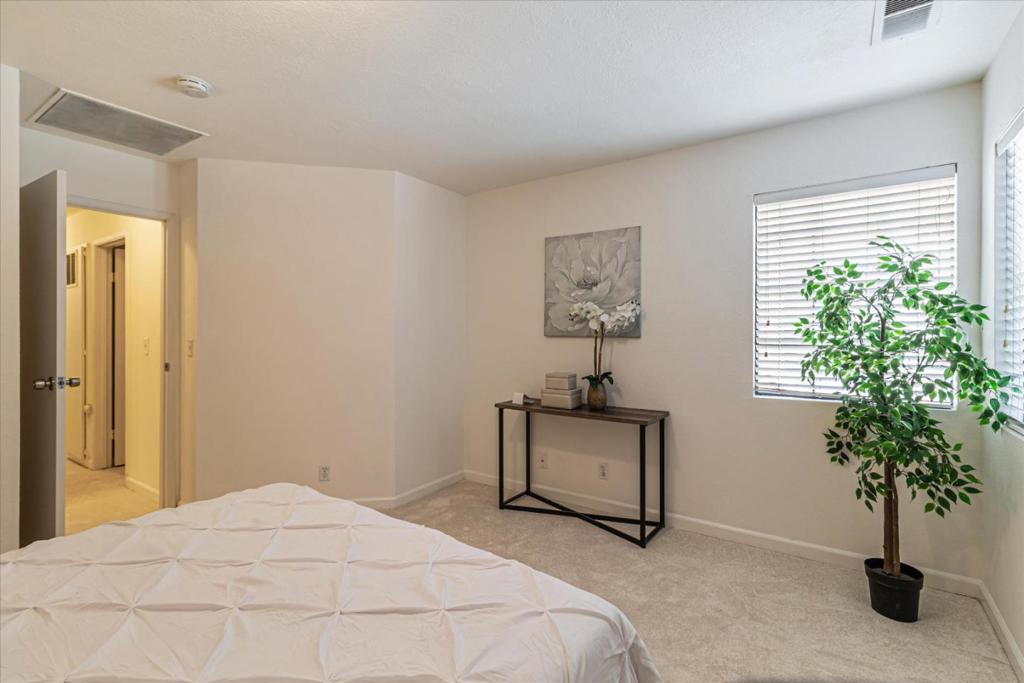 1921 Huxley Court Property Photo 18