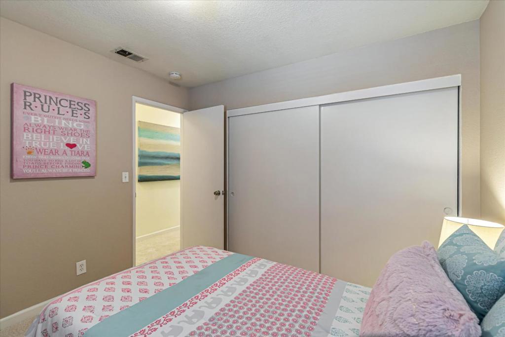 1921 Huxley Court Property Photo 20