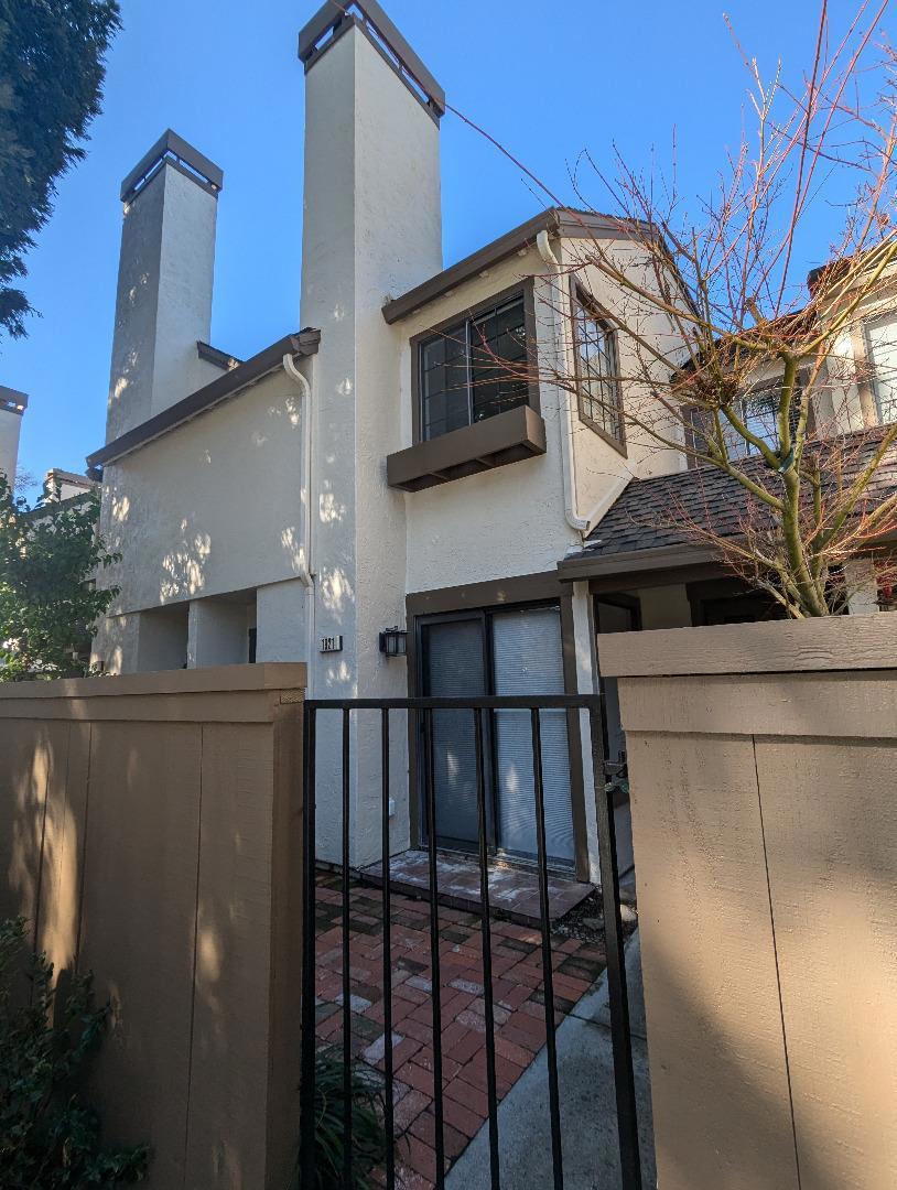 1921 Huxley Court Property Photo 24