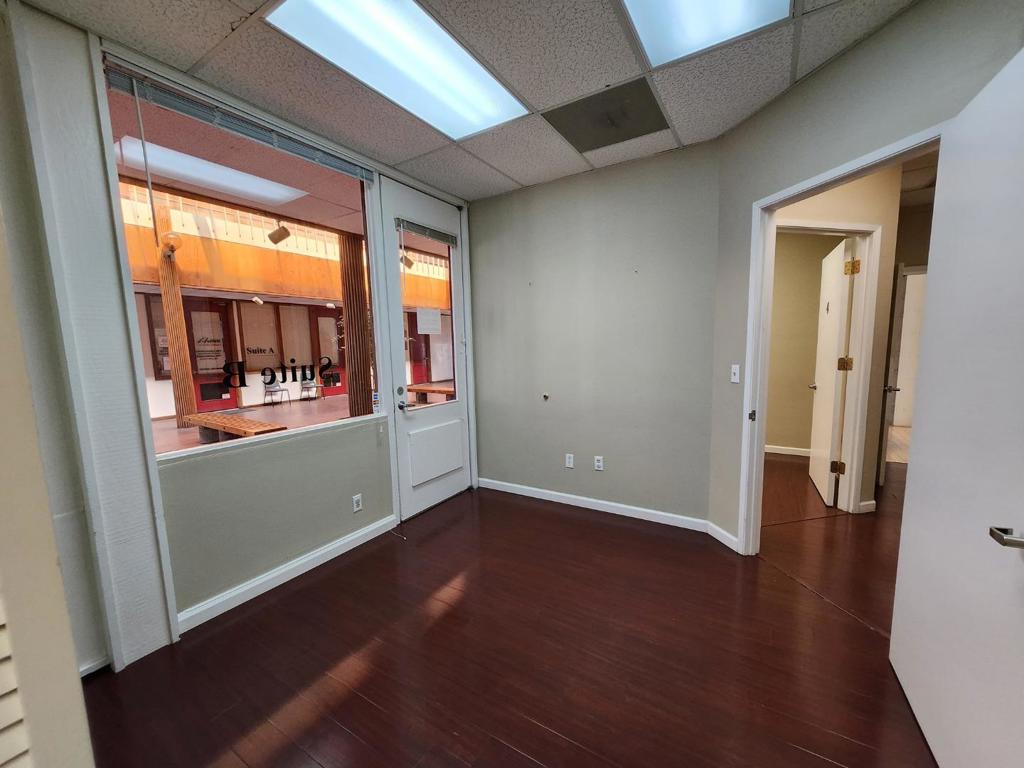 680 E Romie Lane Property Photo 15