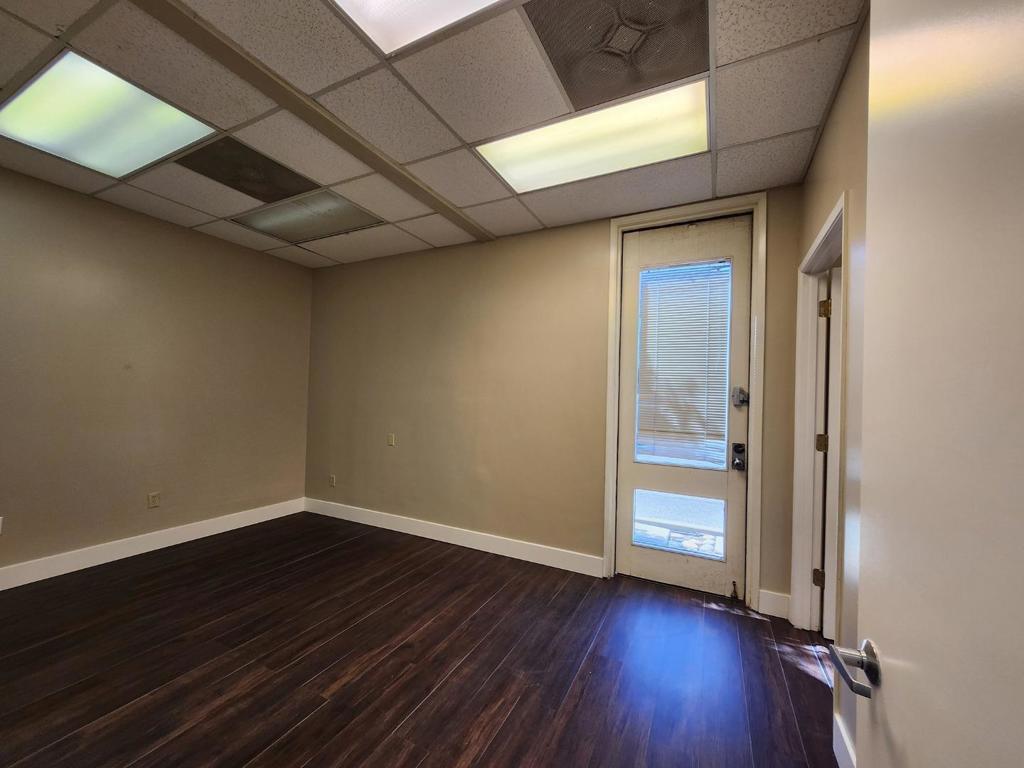 680 E Romie Lane Property Photo 28