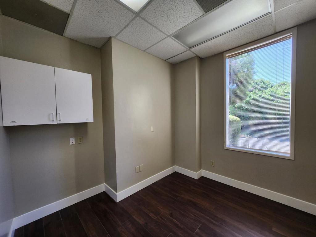 680 E Romie Lane Property Photo 32