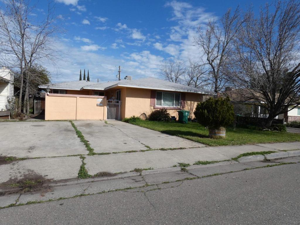 2674 Marguerite Street Property Photo 1