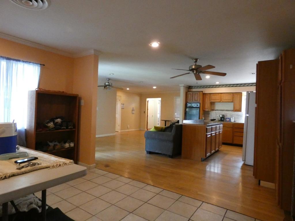 2674 Marguerite Street Property Photo 4