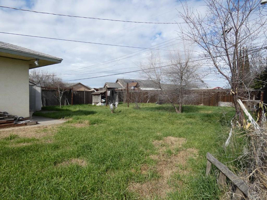 2674 Marguerite Street Property Photo 5