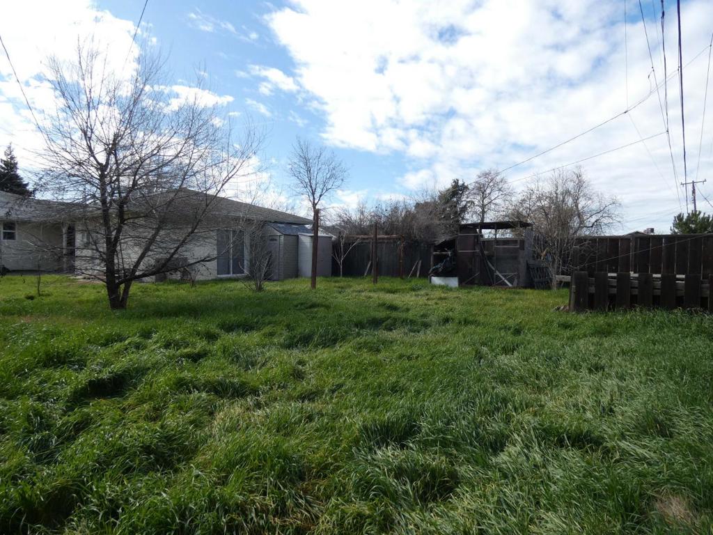 2674 Marguerite Street Property Photo 6
