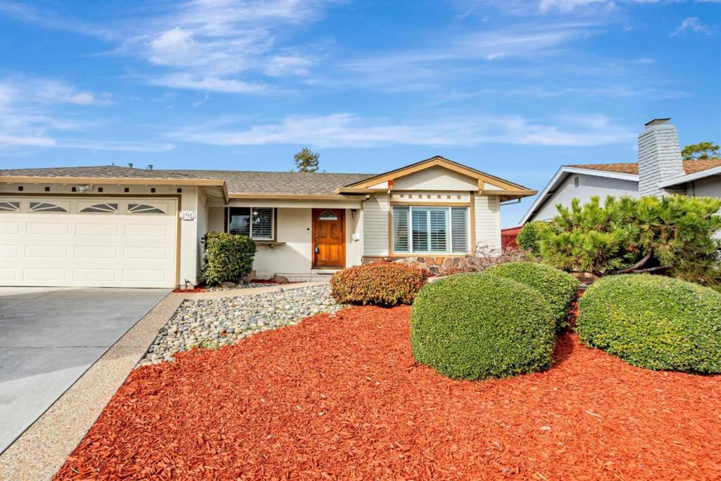 1964 Camargo Drive Property Photo